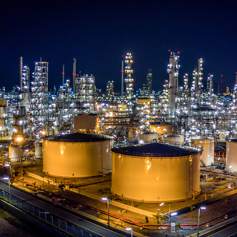 General View of a refinery. International Inspection Services Nexua Excellence Quality